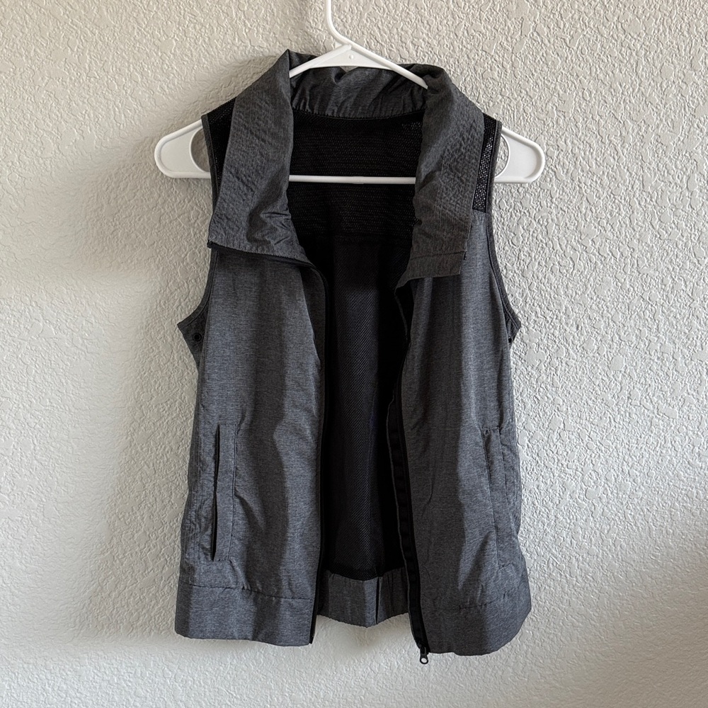 Lorna Jane Charcoal and Black Active Vest